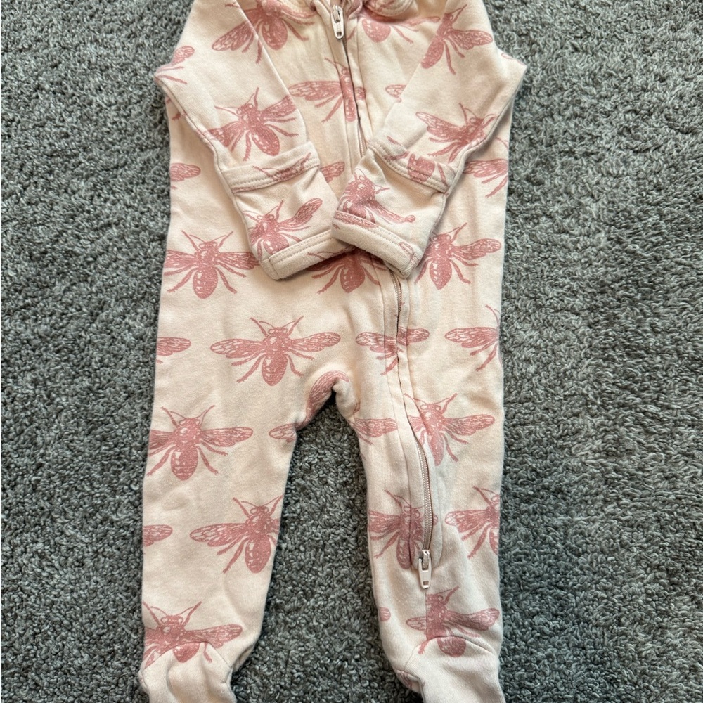 Kate Quinn Bee Footie